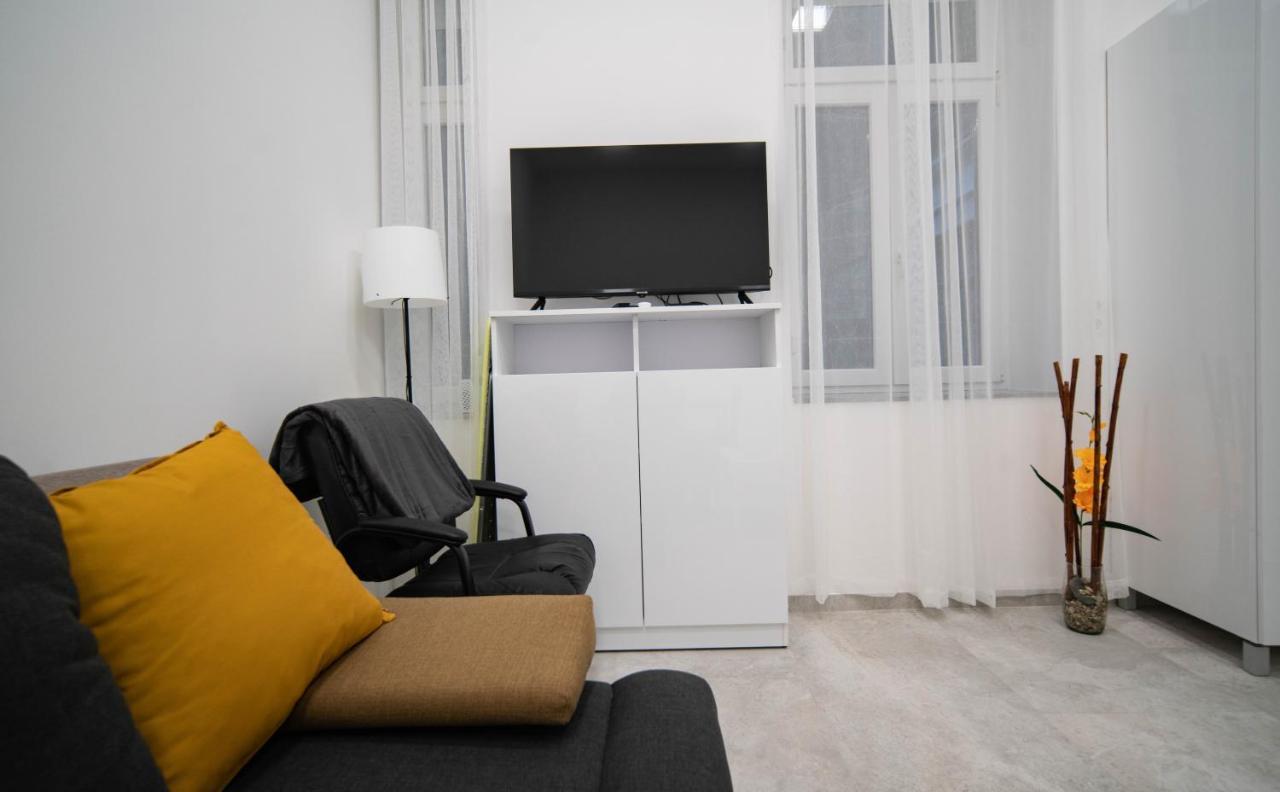 Free Parking Basilica Leo's - Ac, Wi-fi, Smart Tv Apartamento Budapeste